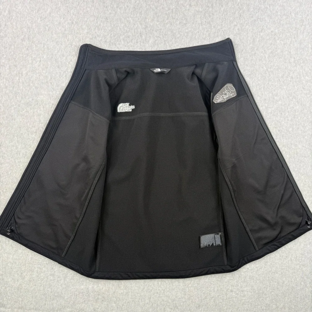 The North Face Vest Mens Medium Black Windwall Full Zip Belle‎ Glos Wine Logo